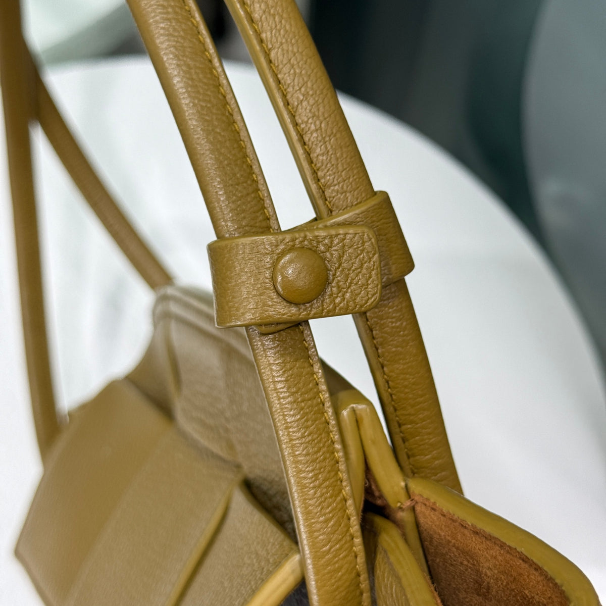 BOTTEGA VENETA Intrecciato Arco Tote Small