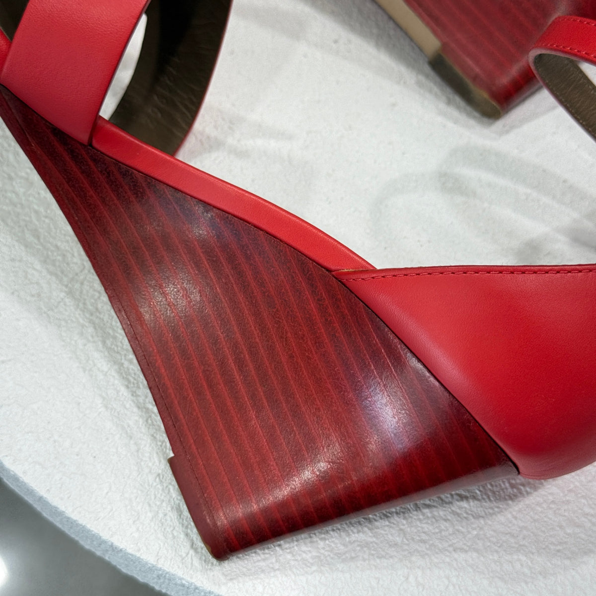 HERMÈS Red Wedge Heels Sz 39