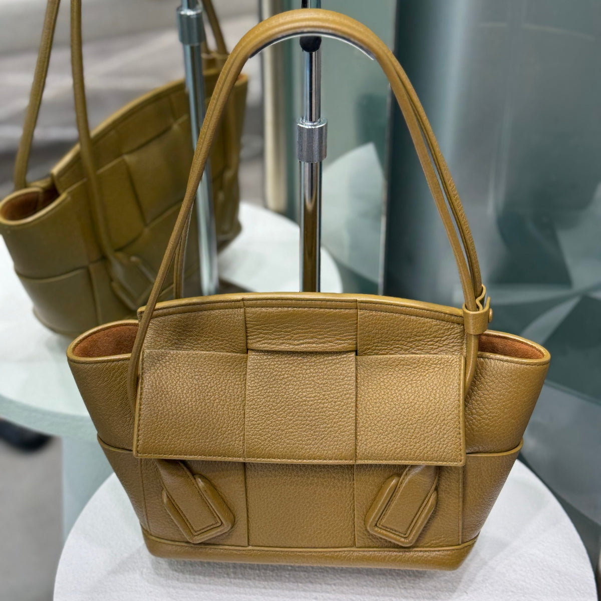 BOTTEGA VENETA Intrecciato Arco Tote Small