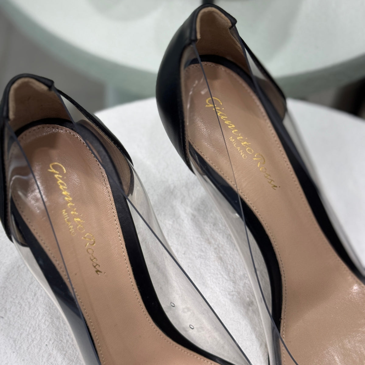 GIANVITO ROSSI Gold Toe Heel Sz 38