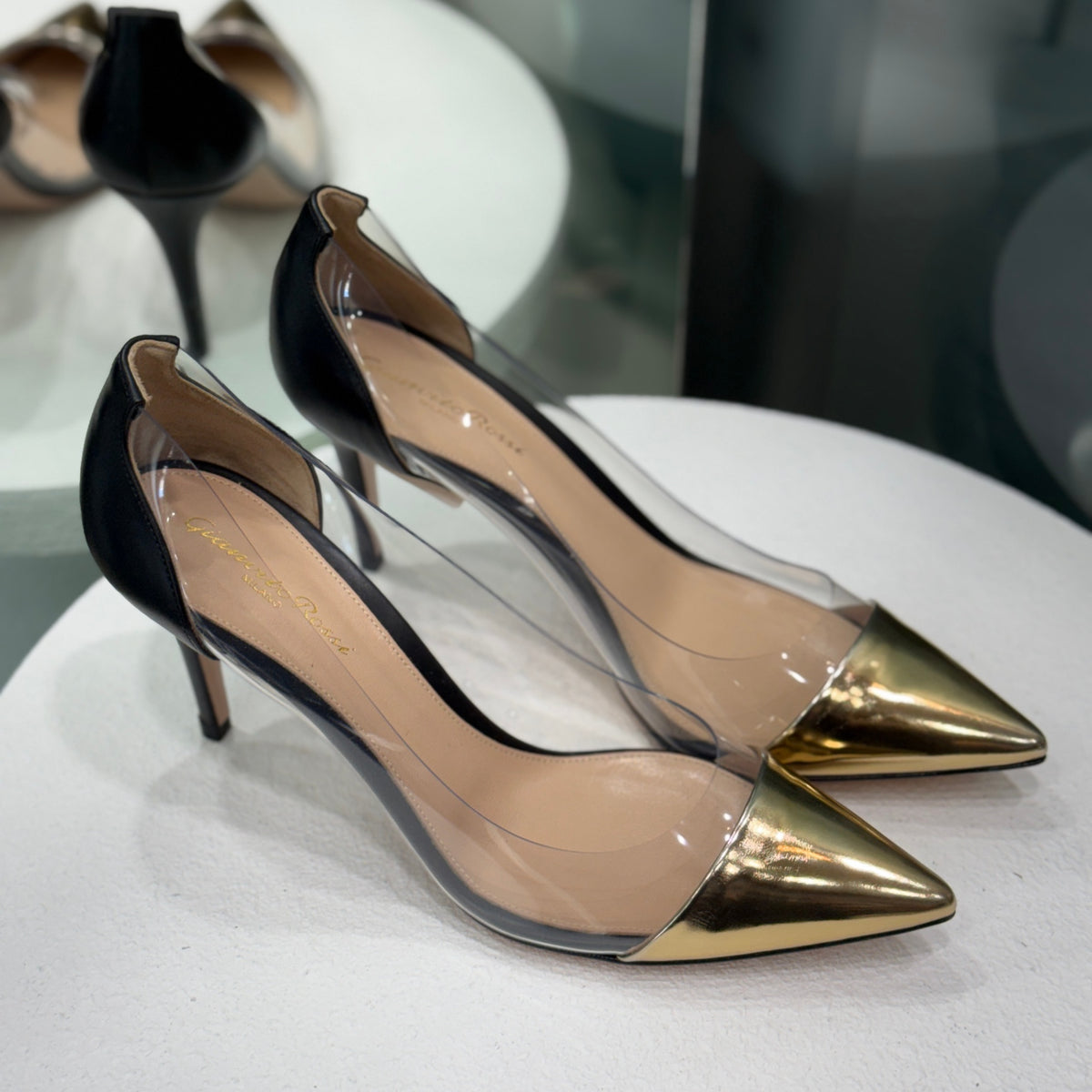 GIANVITO ROSSI Gold Toe Heel Sz 38