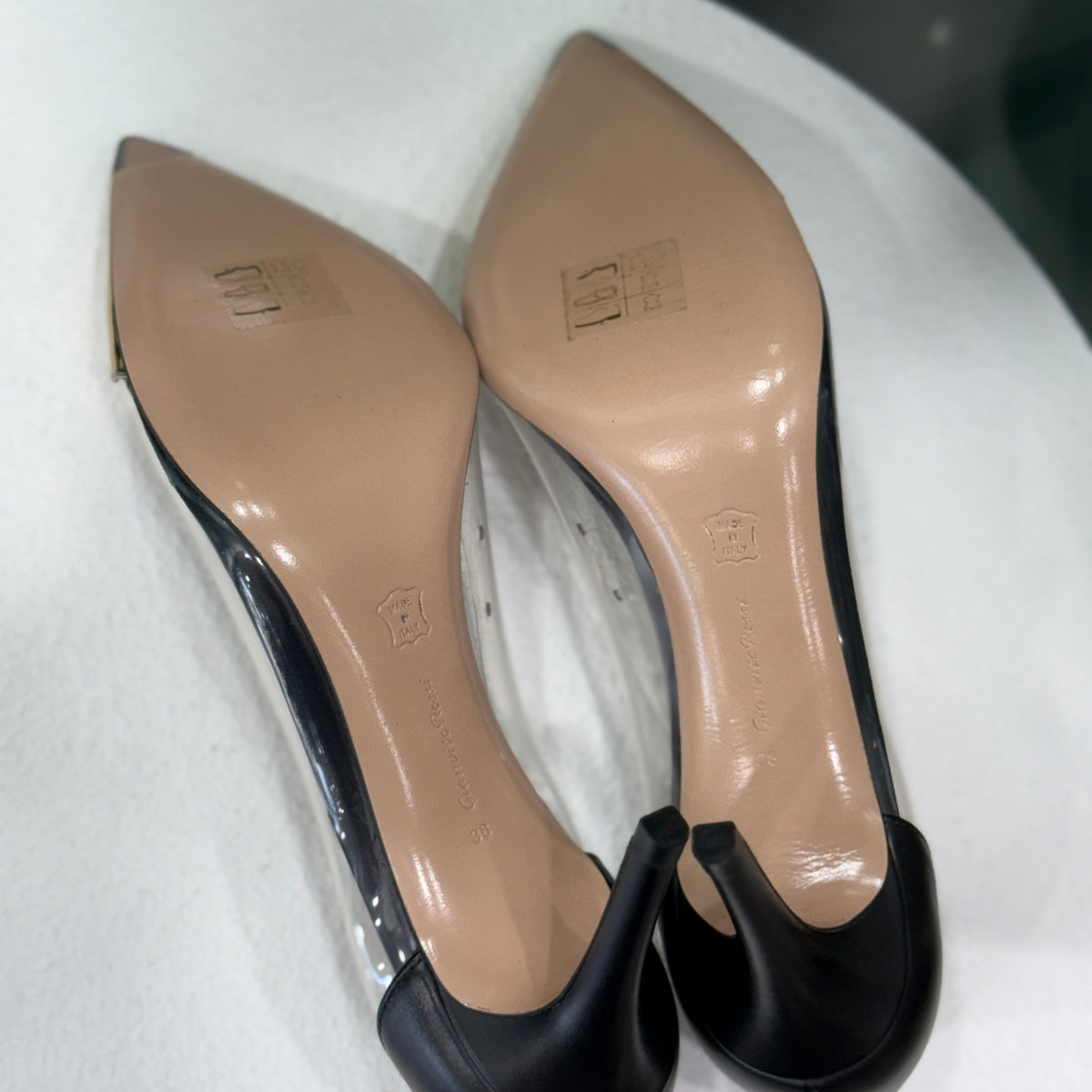 GIANVITO ROSSI Gold Toe Heel Sz 38