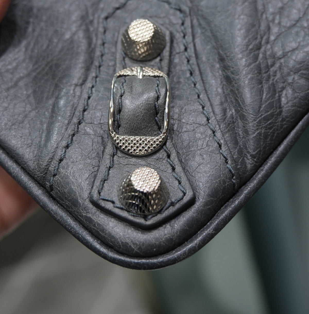 BALENCIAGA Motocross Leather Clutch – Grey