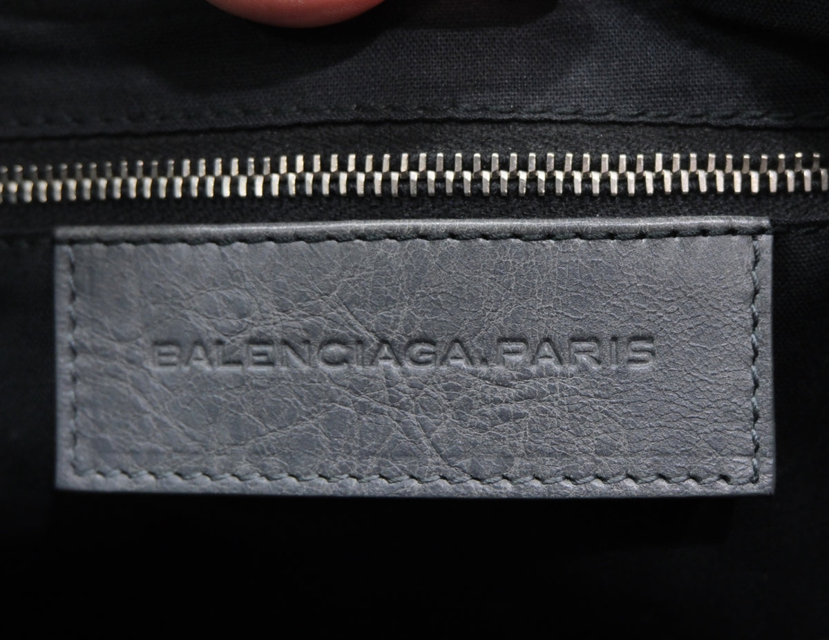 BALENCIAGA Motocross Leather Clutch – Grey