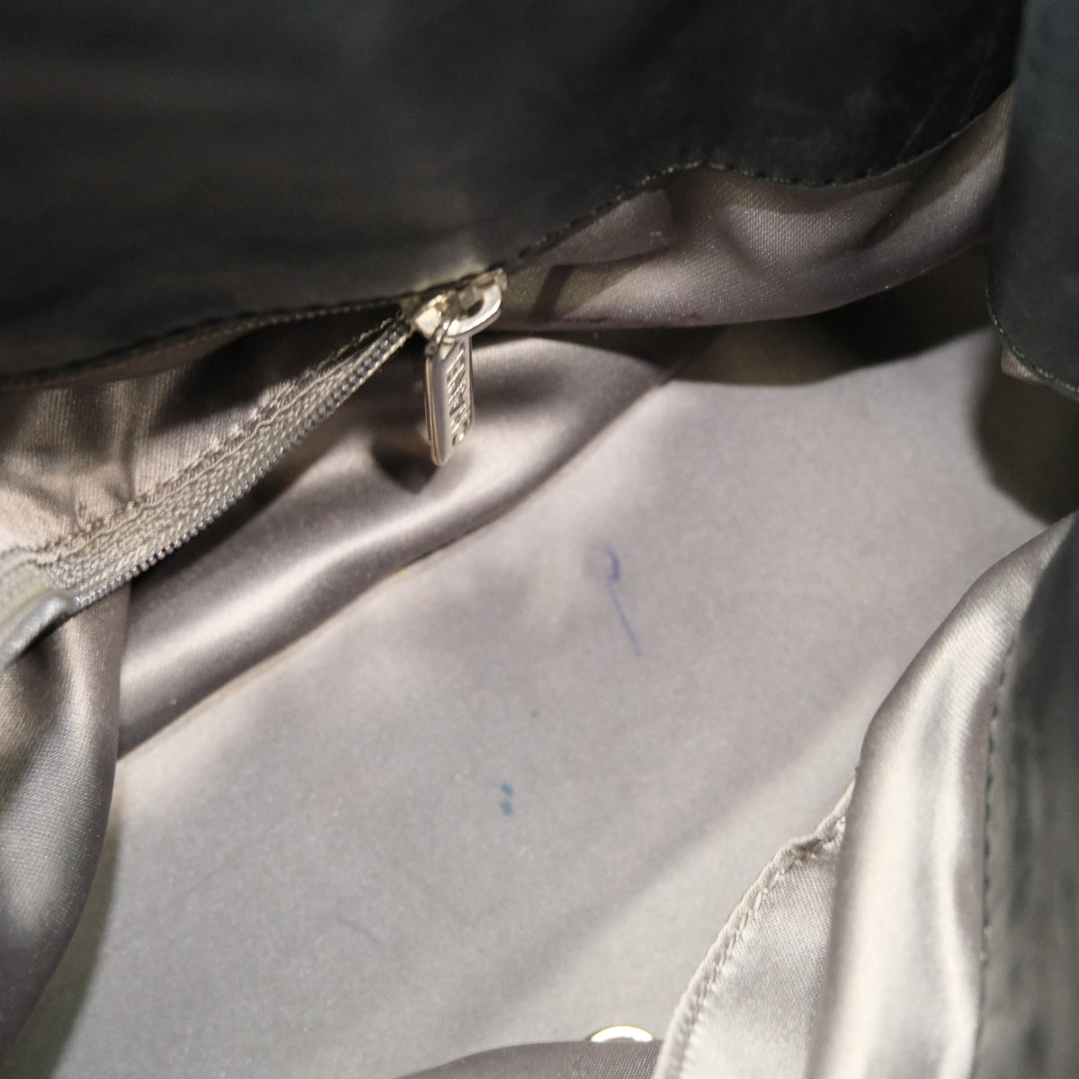 CHANEL Paris-Londres Door Latch Large Tote