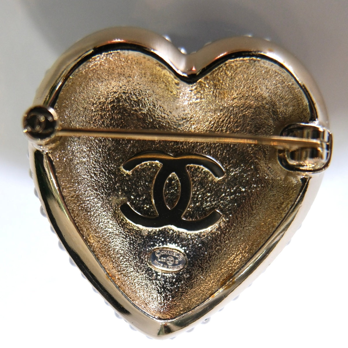 CHANEL CC Heart Brooch