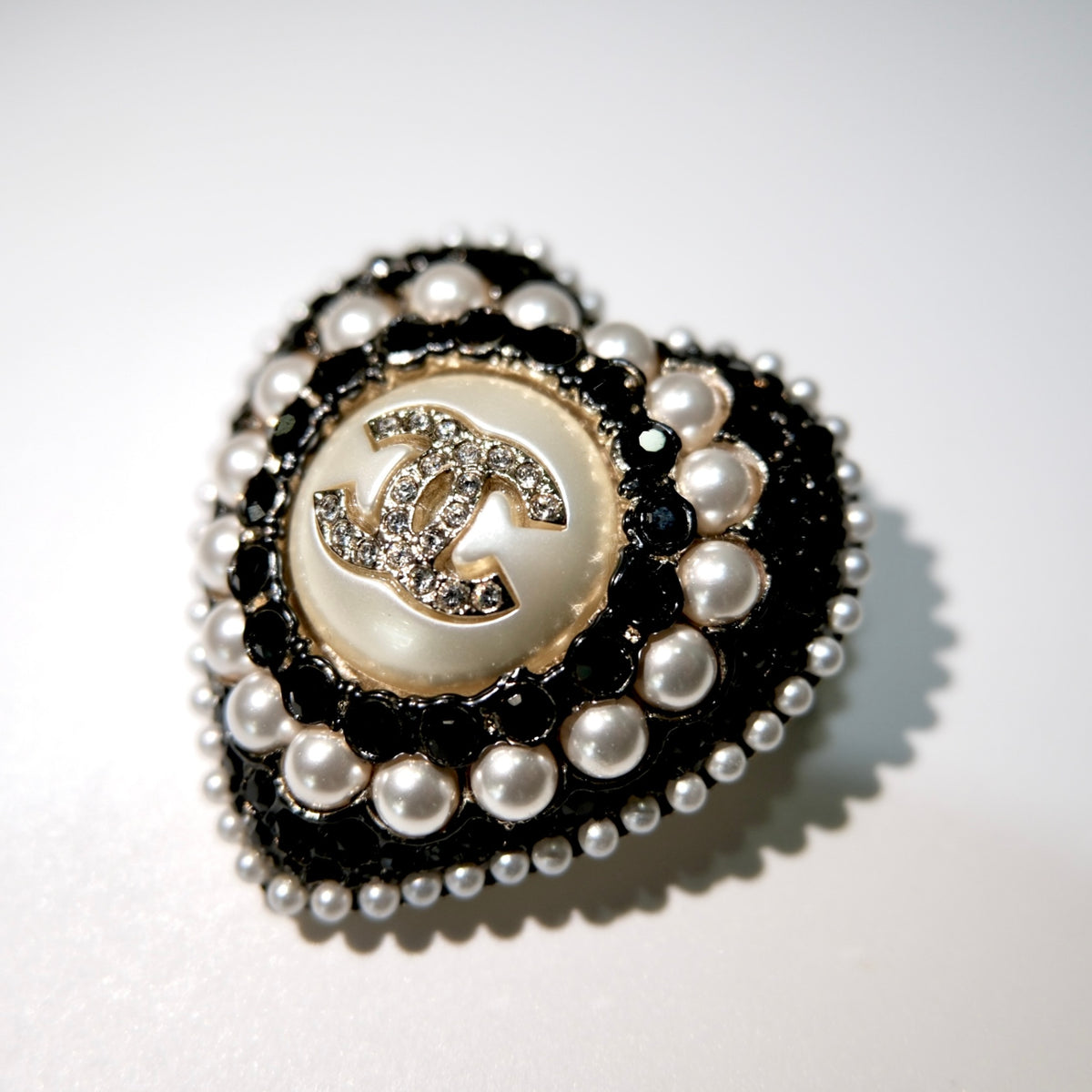CHANEL CC Heart Brooch