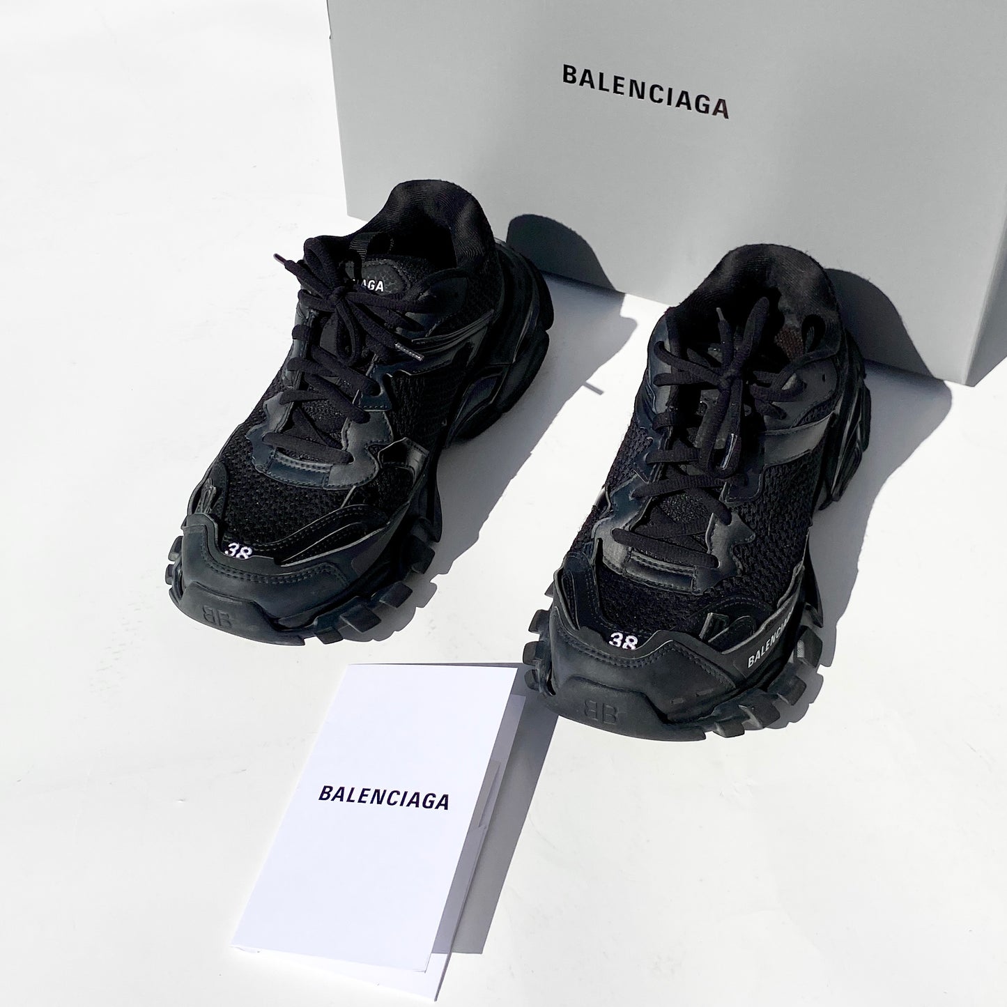 BALENCIAGA